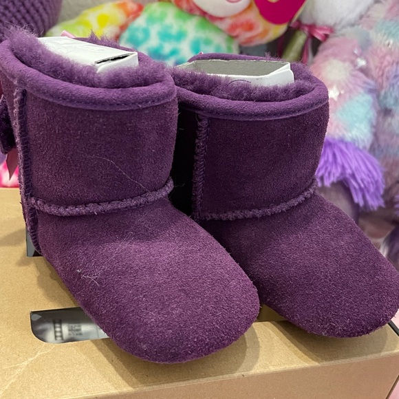 Purple Baby Uggs 2/3 - Picture 5 of 9